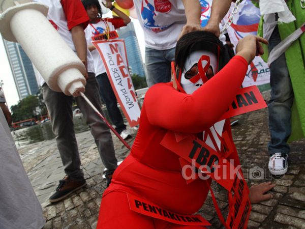 Aksi Peringati Hari AIDS se-Dunia