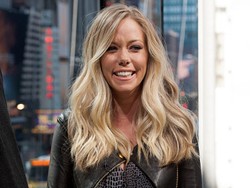 Kendra Wilkinson Sebut Bercinta dengan Bos Playboy Seperti Pekerjaan