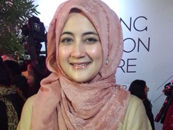 Pipik Bercita-cita Mati Dikelilingi Anak Yatim