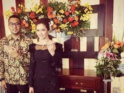 Ibunda Benarkan Revalina S Temat Gelar Pertunangan