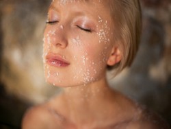 10 Manfaat Garam untuk Kecantikan, Redakan Jerawat Hingga Sembuhkan Bibir Pecah