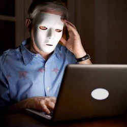 Selingkuh via Internet, Pengacara Diperas Habis