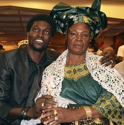 Kisah Adebayor yang Merasa Sudah Dijampi-jampi Ibu Sendiri