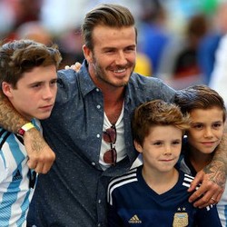 Beckham dan Brooklyn Alami Kecelakaan Mobil