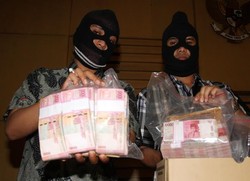 KPK: Kalau Pakai Tangan, Butuh Waktu 7 Hari untuk Hitung Uang Suap Fuad