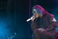 Vokalis Slipknot: Kami Tidak Akan Pernah Melepas Topeng Ketika Konser