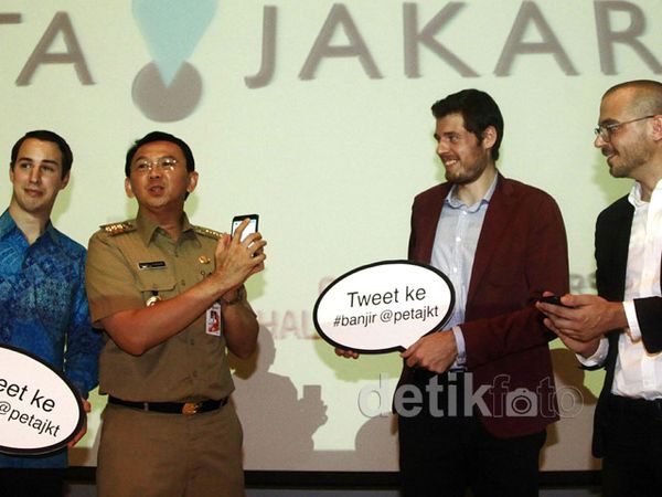 Ahok Luncurkan Kicauan 'Alarm' Banjir Jakarta