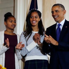 Dikecam Usai Kritik 2 Putri Obama, Staf Parlemen AS Mundur