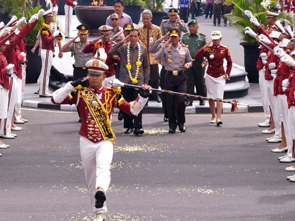 Jokowi Hadiri Apel Kasatwil Akademi Polisi Semarang