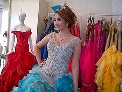 Fitri Karlina Nikahan dengan Konsep Negeri di Awan