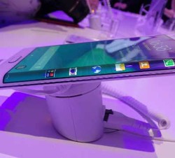 Seperti Note Edge, Galaxy S6 akan Punya Layar Kedua