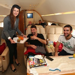 Ketika si Cantik Ana Ivanovic Jadi Pramugari Dadakan