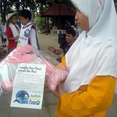 Siswa SD di Sidoarjo Minta Menteri Susi Lindungi Ikan Paus