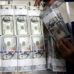 Dolar Lanjutkan Penguatan, Kini Sentuh Rp 12.275