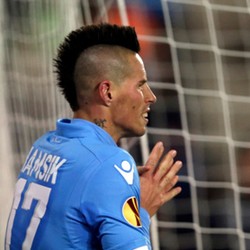 Napoli yang (Makin) Tertinggal dari Juventus dan Roma