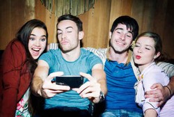 Keranjingan Selfie, Bedah Hidung dan Angkat Kelopak Mata Jadi Tren