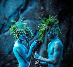 Penggemar Film Avatar, Pasangan Ini Cat Tubuh Jadi Biru & Menikah Tanpa Busana