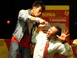 Menonton Lakon Pakaian dan Kepalsuan dalam Tafsir Teater Pelajar