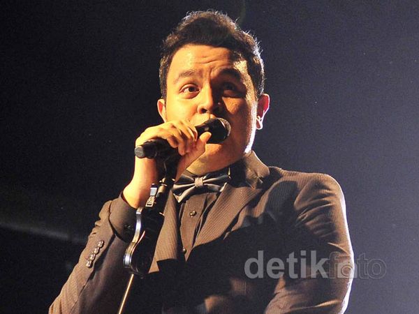Menikmati Suara Merdu Tulus di 'Konser Gajah Tulus'