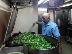 Seperti Ini Sibuknya Dapur di Kapal Pelni ke Anambas