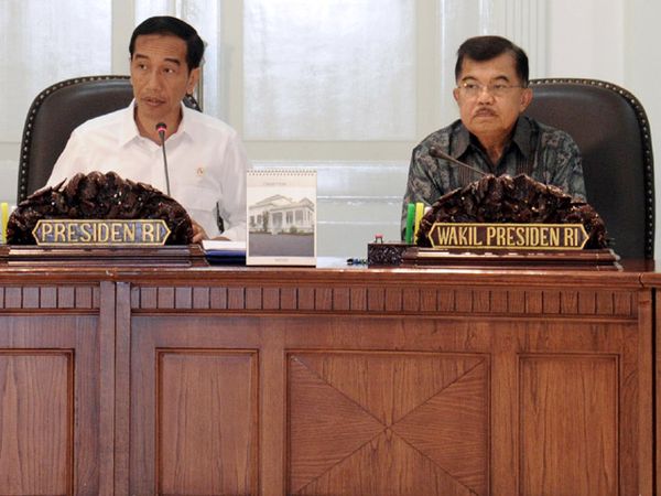 Jokowi Pimpin Rapat Kabinet