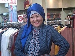 Kini Berkepala Plontos, Ria Irawan Merasa Keren