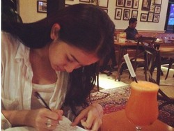 Dimas Beck Sebut Laudya Cynthia Bella Alasan untuk Tersenyum