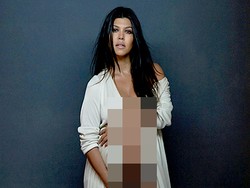 Pose Bugil untuk Majalah, Kourtney Kardashian Pamer Perut Hamil