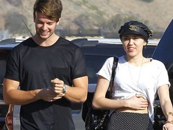 Anak Pacaran dengan Miley Cyrus, Maria Shriver Ikut Senang