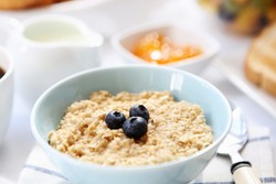 Tanpa Susu, Pisang dan Selai Kacang Bisa Bikin Oatmeal Lebih Enak