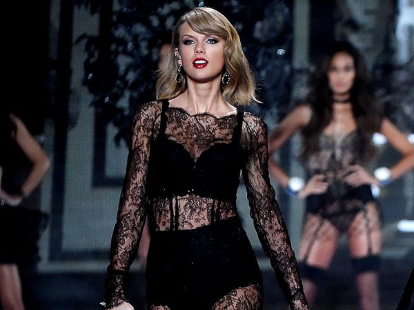 Taylor Swift Seksi Berlingerie