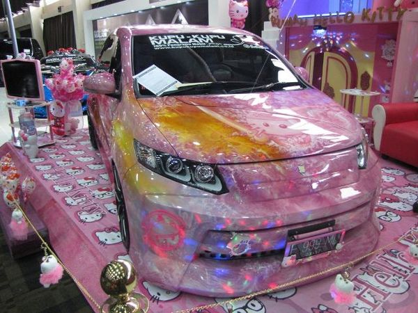Si Pinky Hello Kitty Daihatsu Sirion