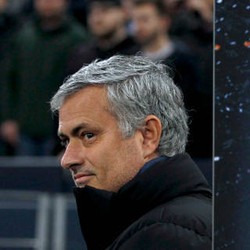 Mourinho Enggan Chelsea Terobsesi Rekor Tak Terkalahkan