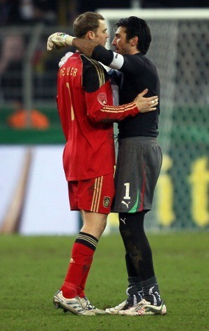 Buffon: Peluang Neuer Raih Ballon dOr Tipis