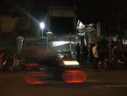 12 Jam Lebih KPK Belum Selesai Geledah Rumah Kantor Fuad Amin