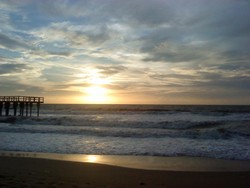Pantai Anyer Punya Sunset yang Cantik