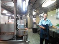 Dapur Kapal Pelni yang Sibuk & Seru