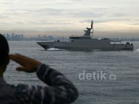 2 KRI Siap Patroli Di Perairan Anambas