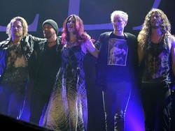 Kemaluan Personel Band Metal Ini Pecah Saat Asyik Manggung