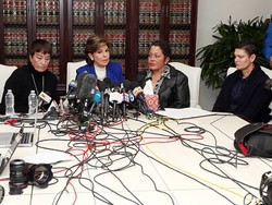 Berlinang Air Mata, 3 Wanita Gelar Konferensi Pers tentang Pelecehan Seksual Bill Cosby
