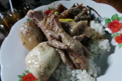 Gudeg Ceker Margoyudan: Opor Ceker Ayam dan Bubur Lemu yang Lembut Gurih