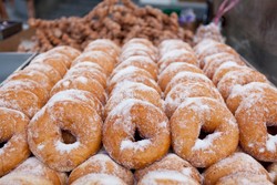 Donat dan Panada, Sajian Roti Goreng Tradisional yang Empuk Wangi