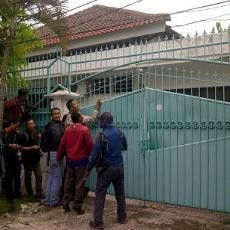 Pagar Digembok, KPK Sempat Kesulitan Masuk Rumah Fuad Amin