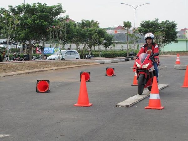 Test Ride Sambil Beramal