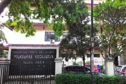 Pilih Obat atau Pijat? Komplet, Puskesmas Pasar Rebo Punya Dua-duanya