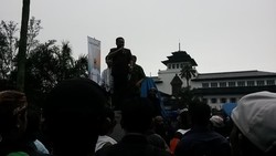 Tuntut Ganti Rugi Waduk, Warga Jatigede Sumedang Kepung Gedung Sate