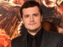 Josh Hutcherson, Soal Pacari J-Law Hingga Tertarik Sesama Pria