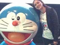 Alat Doraemon Impian Donna Agnesia: Pintu ke Mana Saja dan Baling-baling Bambu