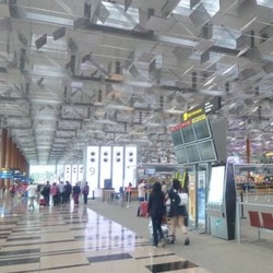 Pesawat Keluar-Masuk Tiap 90 Detik, Changi Jadi Bandara Tersibuk ke-6 Dunia