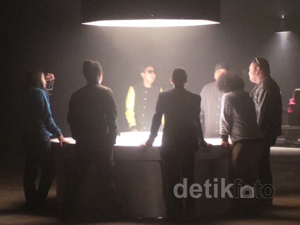 Markas Rahasia Hingga Serbuan Buaya di 'Comic 8: Casino Kings'